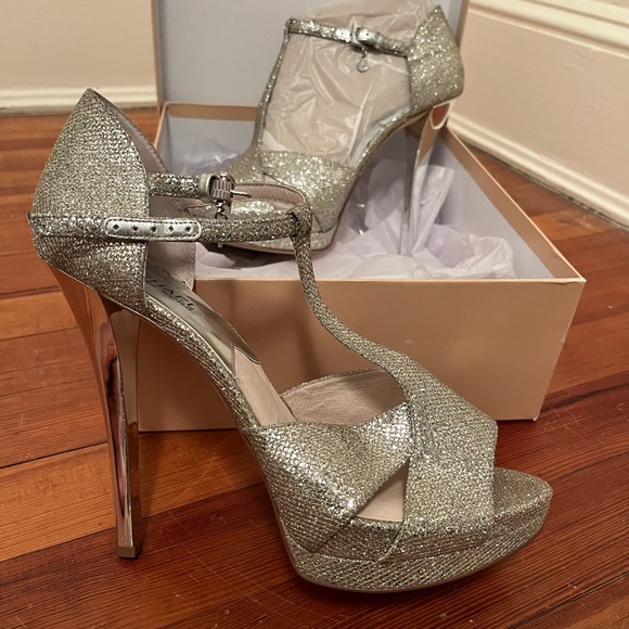 NWT, size 11, Michael Kors Silver Strappy Peep Toe Heels, Available - Picture 3 of 16